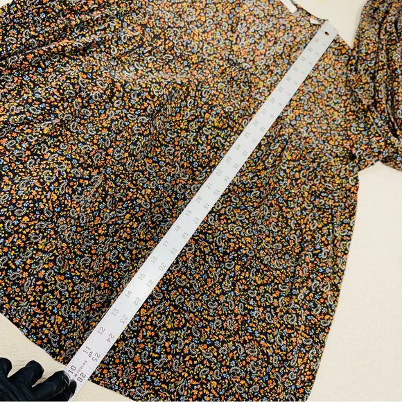 NWT DOEN Medium SAVONA Silk Top Blouse sz M Black Paisley Balloon Sleeve V-neck - Picture 10 of 14